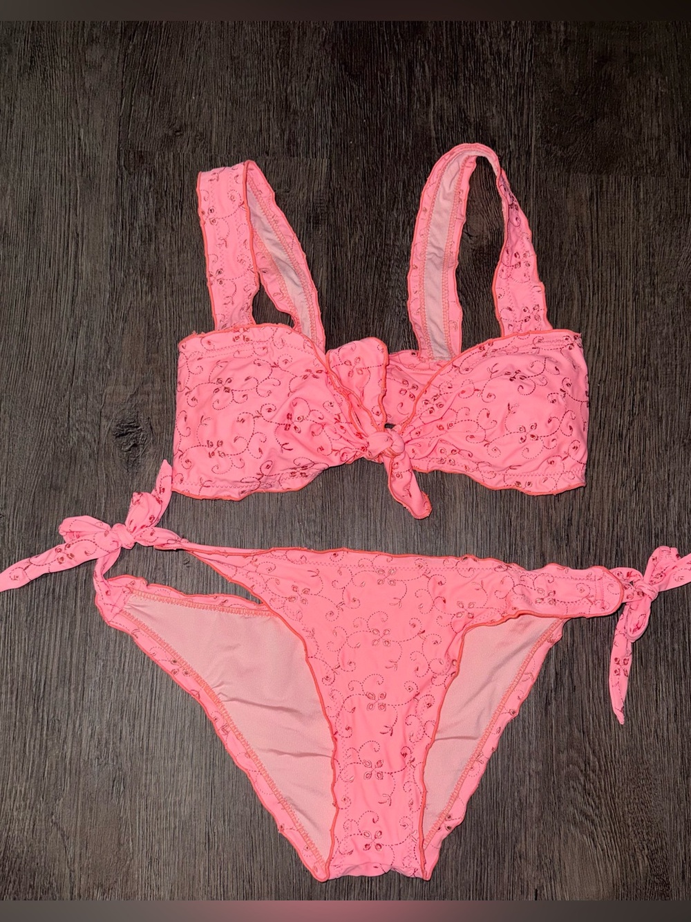 Pink lily swim suit tried on never worn top is large bottoms are XL